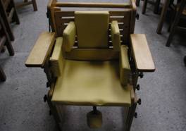 擺位椅－訓練座姿，部份可做調整，兼具輕量的擺位功能